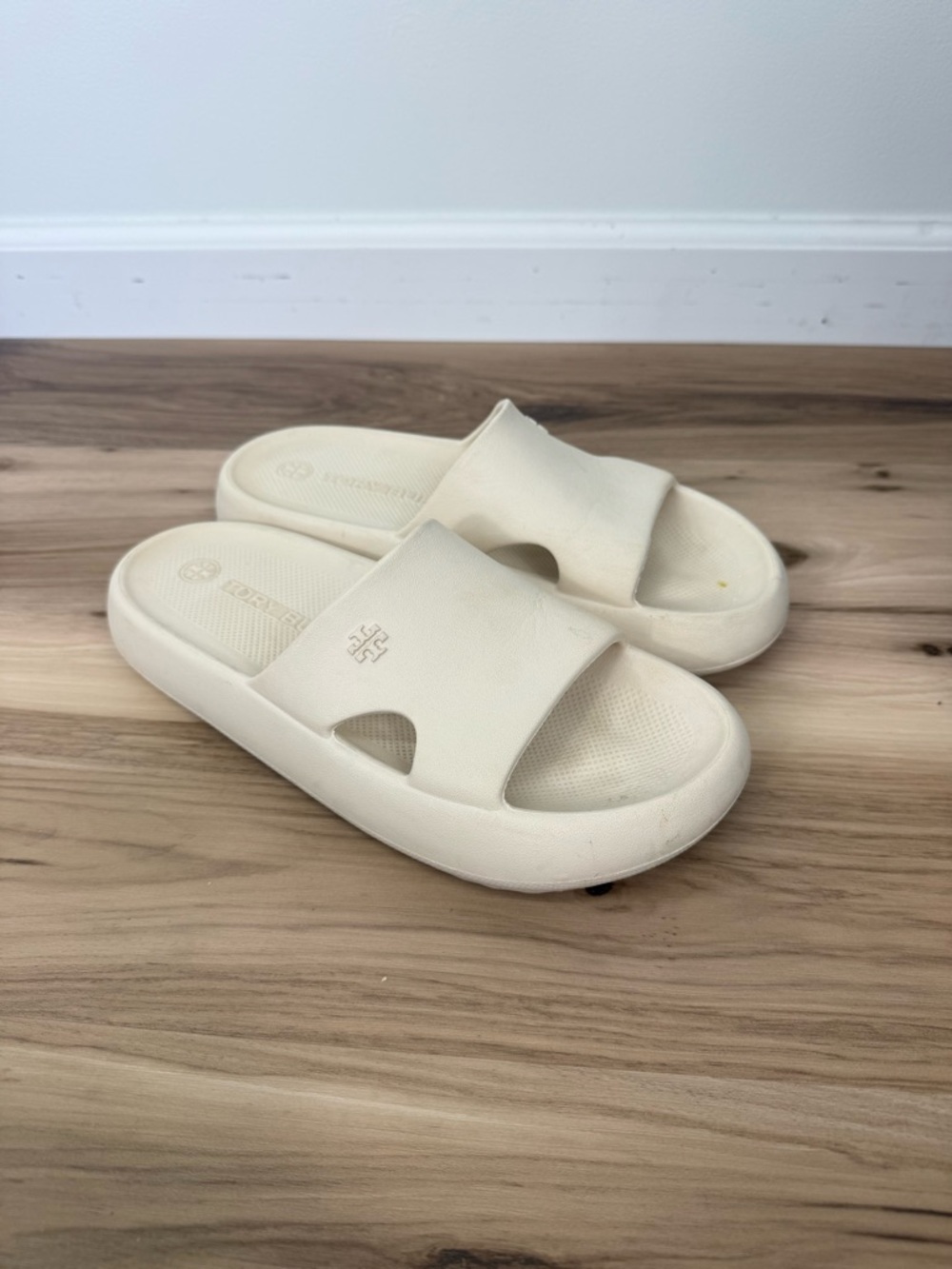 Tory Burch Cream Shower Slide Sandals - Picture 1 of 7